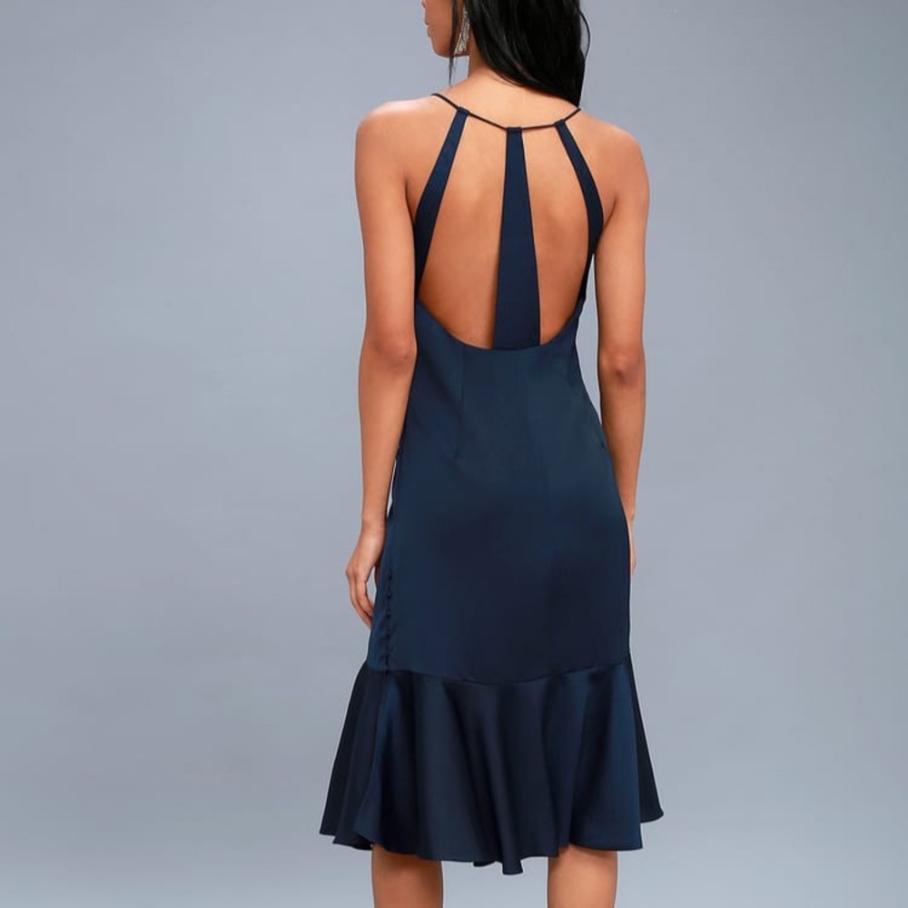 Lulu’s navy satin midi dress